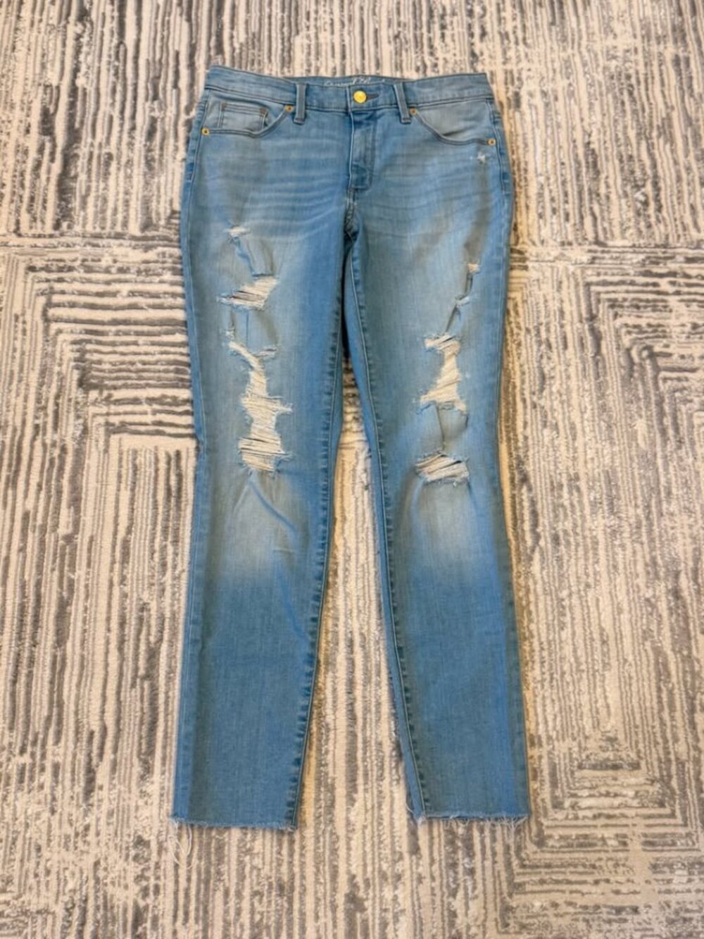 NEW Universal Thread women's size 8 29R Mid Rise Skinny Blue Jeans